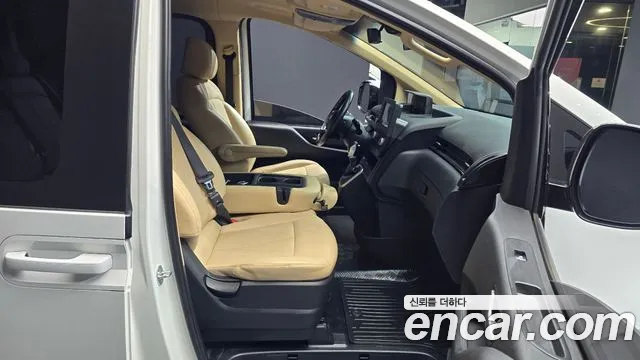 Hyundai Staria 2021 thumb 11