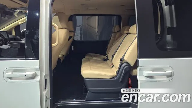 Hyundai Staria 2021 thumb 12