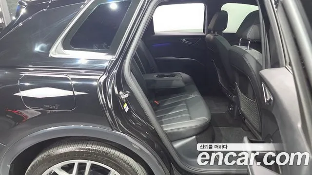 Audi Q4 e-tron 2025 thumb 11