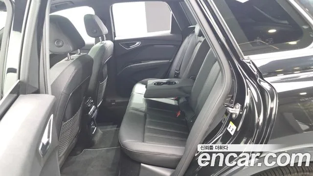 Audi Q4 e-tron 2025 thumb 12