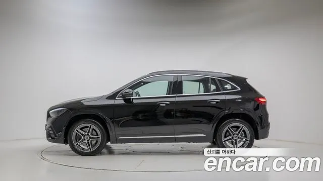 Mercedes-Benz GLA 2025 thumb 2