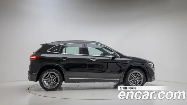 Mercedes-Benz GLA 2025 thumb 5