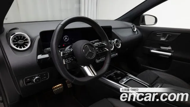Mercedes-Benz GLA 2025 thumb 10