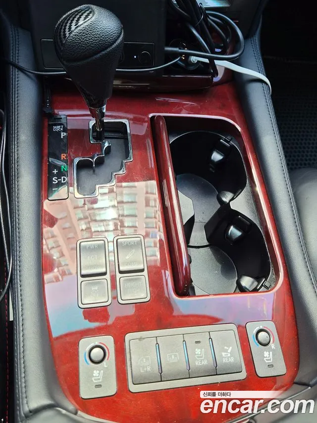 Lexus LS 2008 thumb 9