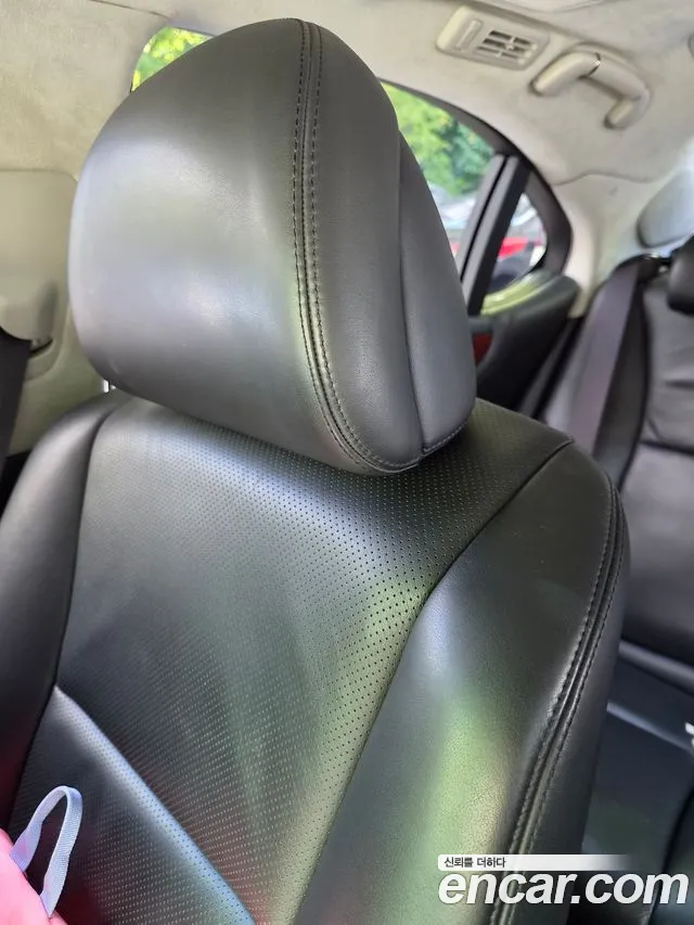Lexus LS 2008 thumb 10