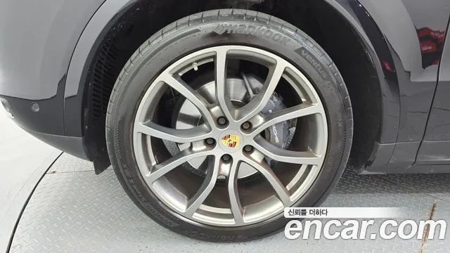 Porsche Cayenne 2021 thumb 5