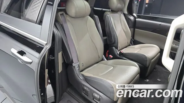 Kia Carnival 2024 thumb 11