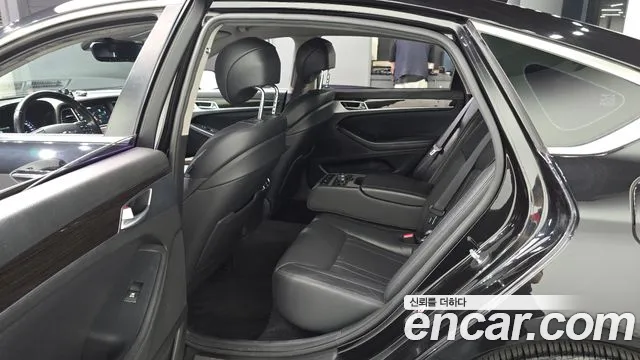 Genesis G80 2017 thumb 11