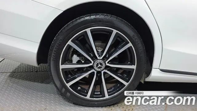 Mercedes-Benz C-Класс 2017 thumb 5