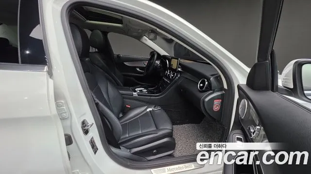 Mercedes-Benz C-Класс 2017 thumb 10