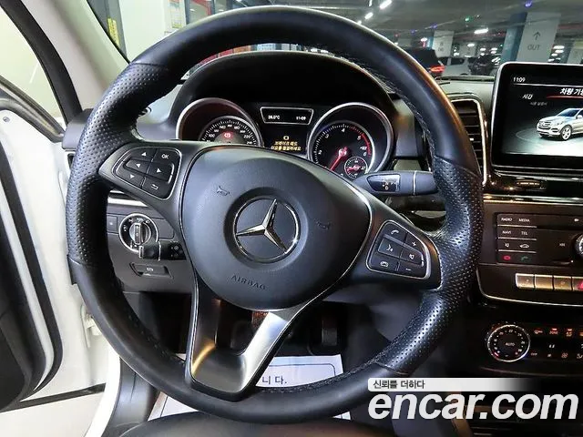 Mercedes-Benz GLE 2016 thumb 8
