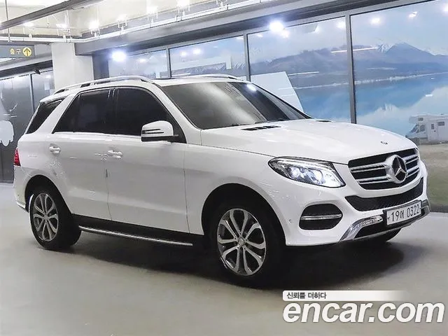 Mercedes-Benz GLE 2016 thumb 11