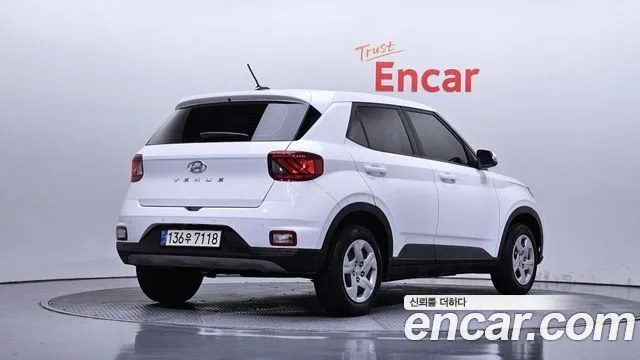 Hyundai Venue 2022 thumb 2
