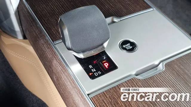 Land Rover Range Rover 2024 thumb 8