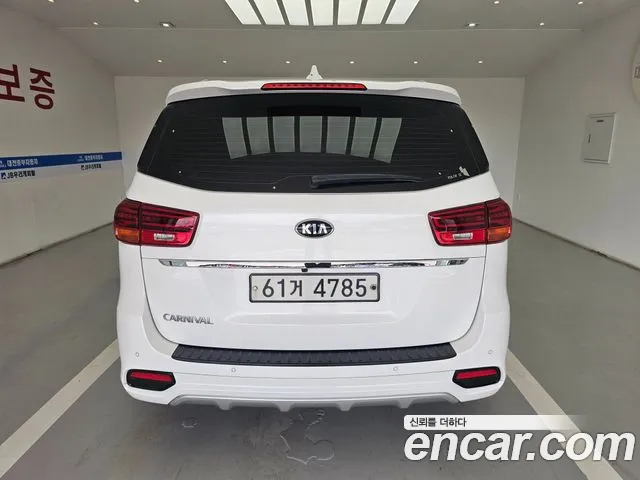 Kia Carnival 2019 thumb 3