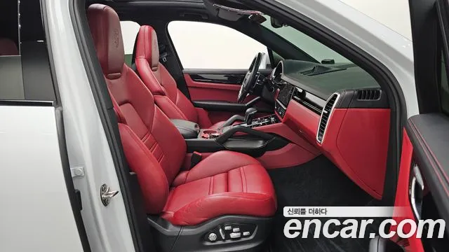 Porsche Cayenne 2020 thumb 10