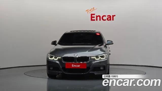 BMW 3-Series 2018 thumb 3