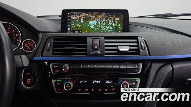 BMW 3-Series 2018 thumb 12
