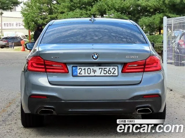 BMW 5-Series 2019 thumb 4