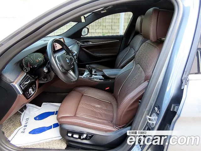 BMW 5-Series 2019 thumb 5