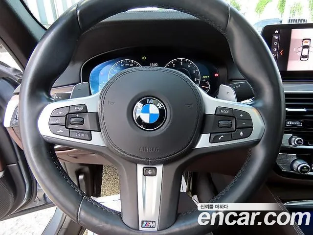 BMW 5-Series 2019 thumb 8