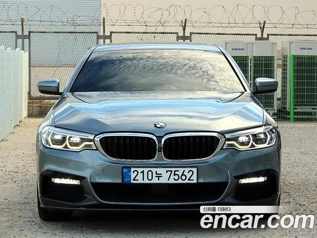 BMW 5-Series 2019 thumb 12