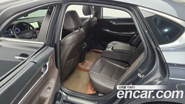 Hyundai Grandeur 2017 thumb 11
