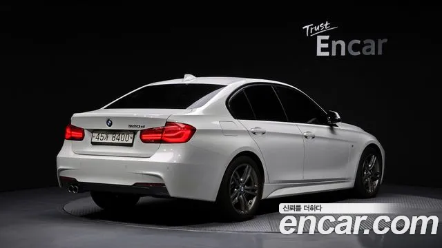 BMW 3-Series 2017 thumb 2