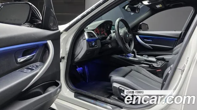 BMW 3-Series 2017 thumb 10