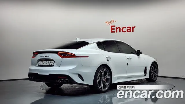 Kia Stinger 2017 thumb 2
