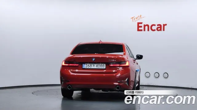BMW 3-Series 2019 thumb 4