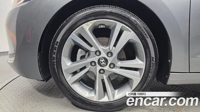 Hyundai Avante 2017 thumb 5