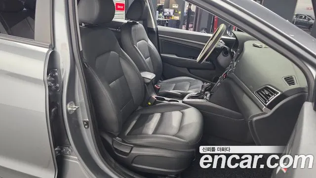 Hyundai Avante 2017 thumb 11