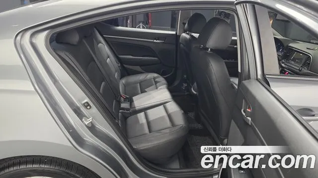 Hyundai Avante 2017 thumb 12
