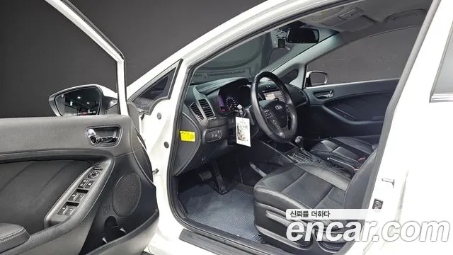Kia K3 2015 thumb 10