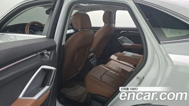 Audi Q3 2020 thumb 11