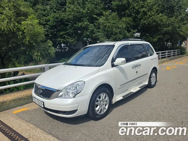 Kia Carnival 2012 thumb 2