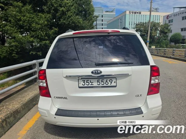 Kia Carnival 2012 thumb 5