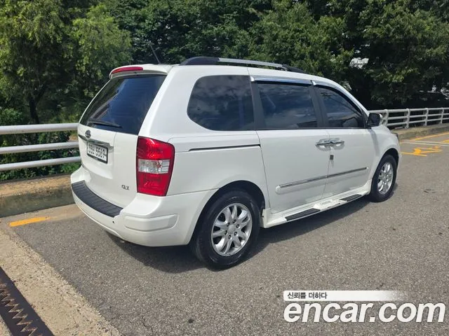 Kia Carnival 2012 thumb 6