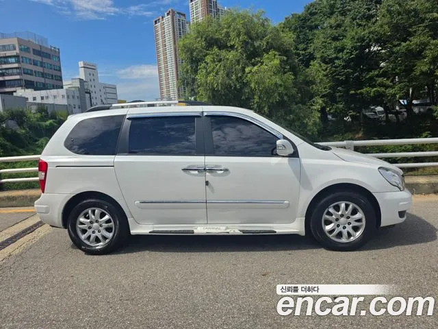 Kia Carnival 2012 thumb 7