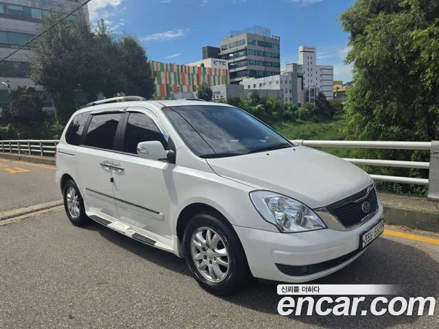 Kia Carnival 2012 thumb 8