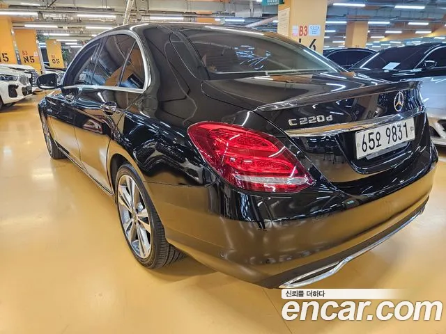 Mercedes-Benz C-Класс 2017 thumb 2