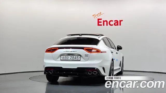 Kia Stinger 2019 thumb 4