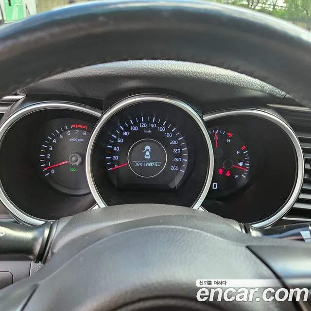 Kia K5 2014 thumb 6