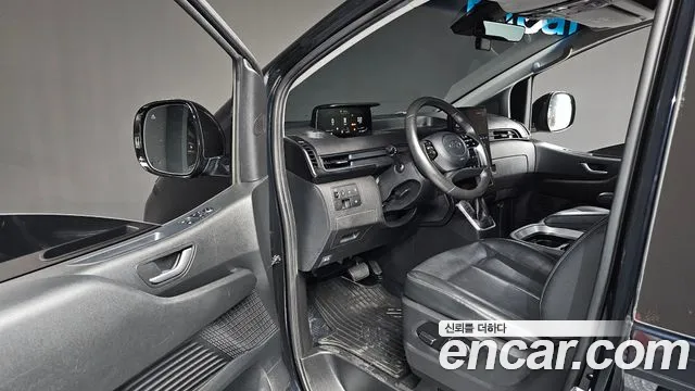 Hyundai Staria 2022 thumb 10