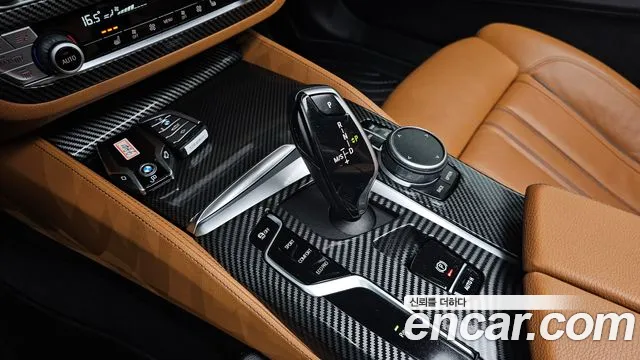 BMW 5-Series 2020 thumb 8