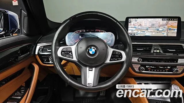 BMW 5-Series 2020 thumb 11