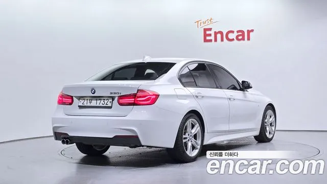 BMW 3-Series 2017 thumb 2
