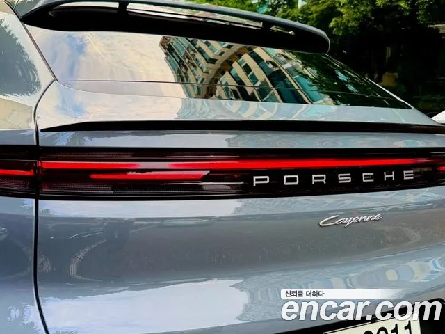 Porsche Cayenne 2023 thumb 4
