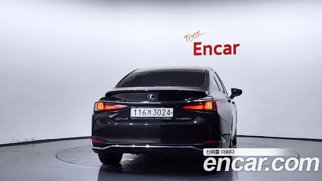 Lexus ES 2021 thumb 4